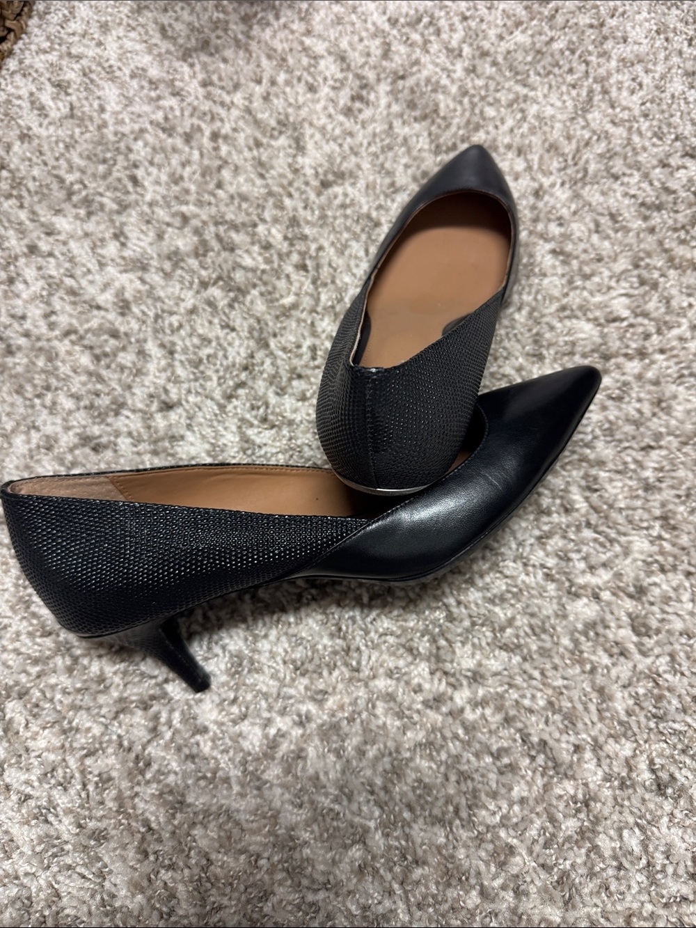 Calvin Klein Classic Black Pointed-Toe Women's Pumps - Sleek Everyday Style 7.5